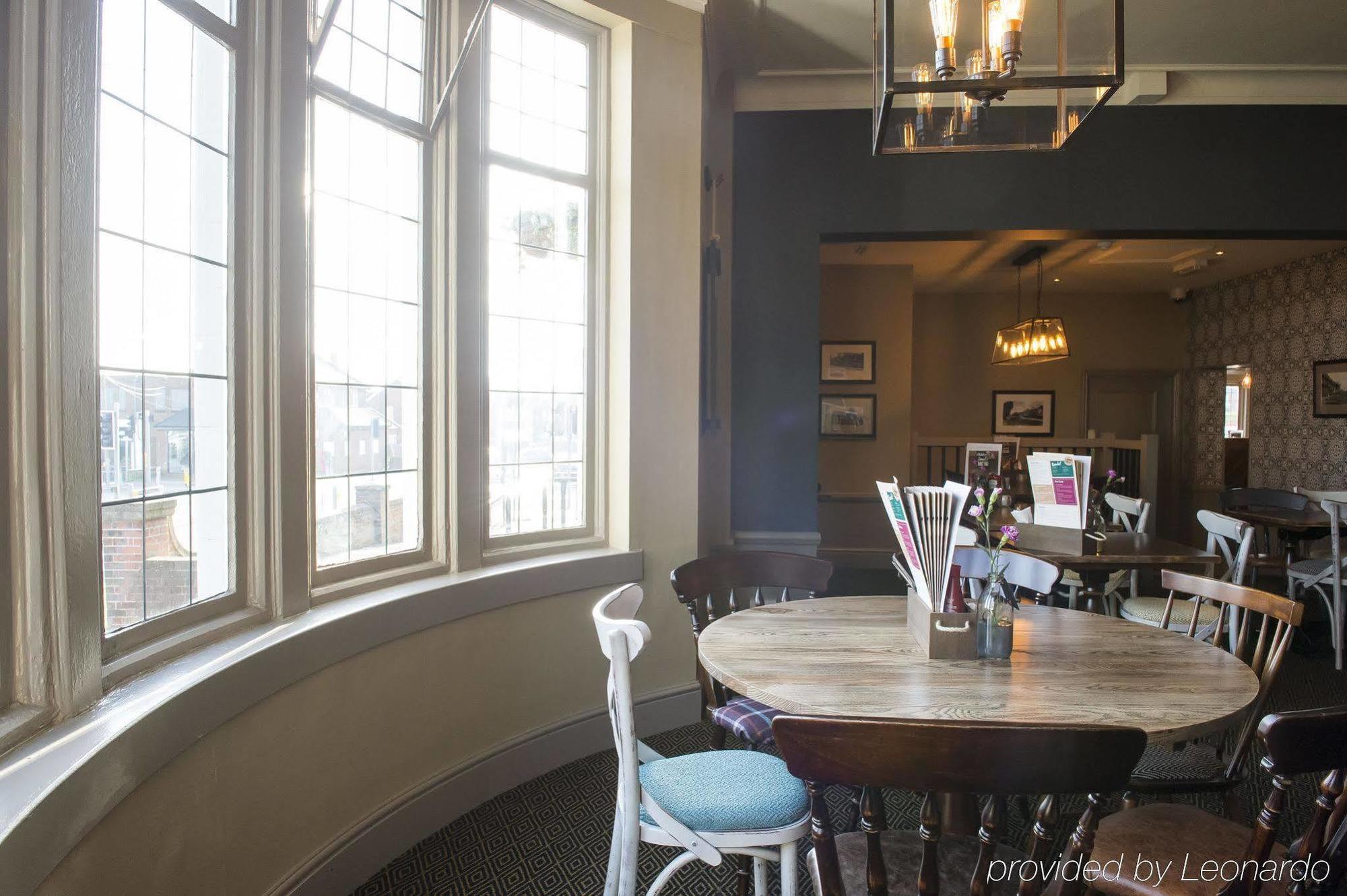 Royal Inn สกันโธรป ภายนอก รูปภาพ